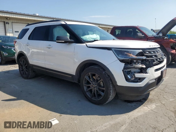2017 Ford Explorer XLT z VIN 1FM5K8D82HGE21425, wystawiony jako Copart lot #63497335 z przebiegiem 97 144 mil mil oraz Szkoda całkowita • Salvage title. Historia ofert i sprzedaży dostępna na DreamBid. Obrazek 4.
