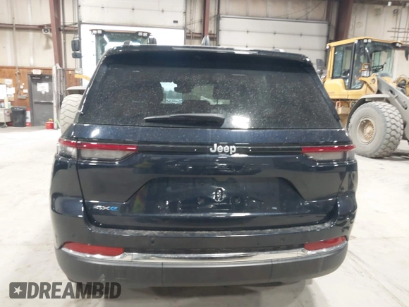 2024 Jeep Grand Cherokee с VIN 1C4RJYB65R8582910, выставлен на аукционе IAAI как лот 41719656 с пробегом 9 176 миль миль и . История ставок и продаж доступна на DreamBid. Изображение 17.