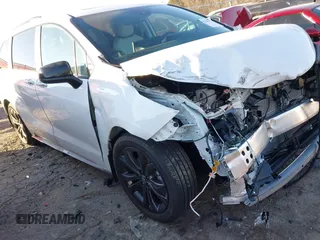 2025 Toyota Sienna XSE z VIN 5TDDRKEC2SS232704, wystawiony jako IAAI lot #41282047 z przebiegiem 2 064 mil mil oraz . Historia ofert i sprzedaży dostępna na DreamBid. Obrazek 1.