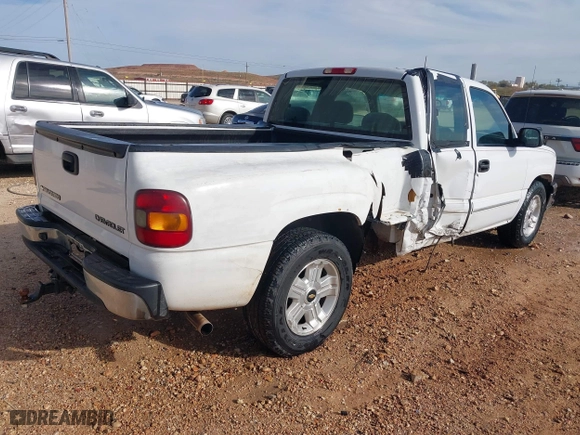 2003 Chevrolet Silverado 1500 LS with VIN 1GCEC19V13Z218093, listed as a IAAI auction lot 41016260 with 237,633 mi miles. Bid and sale history available at carsss.com. Image 4.