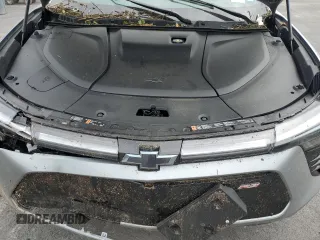 2024 Chevrolet Blazer EV eAWD RS z VIN 3GNKDCRJ9RS186595, wystawiony jako Copart lot #56853035 z przebiegiem Nie podano mil oraz Szkoda całkowita • Salvage title. Historia ofert i sprzedaży dostępna na DreamBid. Obrazek 12.