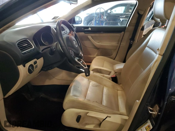 2011 Volkswagen Jetta z VIN 3VWPL8AJ2BM633916, wystawiony jako Copart lot #58838045 z przebiegiem 142 299 mil mil oraz Czysty tytuł • Clean title. Historia ofert i sprzedaży dostępna na DreamBid. Obrazek 7.
