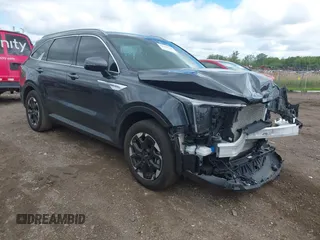 2024 Kia Sorento S z VIN 5XYRL4JCXRG255938, wystawiony jako IAAI lot #42342708 z przebiegiem 39 037 mil mil oraz . Historia ofert i sprzedaży dostępna na DreamBid. Obrazek 1.