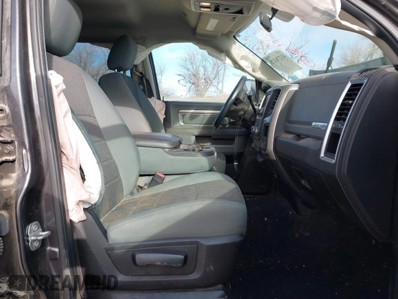2018 Ram 2500 Big Horn with VIN 3C6UR5DJ8JG283615, listed as a IAAI auction lot 41276125 with 72,740 mi miles. Bid and sale history available at carsss.com. Image 5.