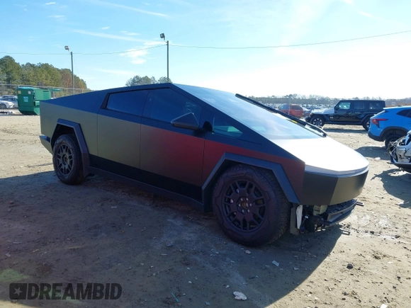 2024 Tesla Cybertruck z VIN 7G2CEHEDXRA022640, wystawiony jako IAAI lot #41423630 z przebiegiem 18 474 mil mil oraz . Historia ofert i sprzedaży dostępna na DreamBid. Obrazek 1.