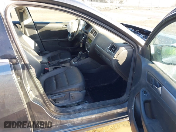 2014 Volkswagen Jetta TDI with VIN 3VWLL7AJ7EM276956, listed as a IAAI auction lot 41865670 with 135,159 mi miles and . Bid and sale history available at DreamBid. Image 5.