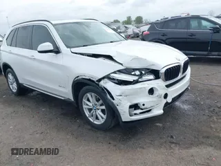 2015 BMW X5 xDrive35i with VIN 5UXKR0C51F0P04687, listed as a IAAI auction lot 41913223 with 109,821 mi miles. Bid and sale history available at carsss.com. Image 1.