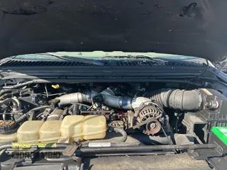 2001 Ford Excursion Limited z VIN 1FMSU43F41EA61436, wystawiony jako Copart lot #43797905 z przebiegiem 381 029 mil mil oraz Szkoda całkowita • Salvage title. Historia ofert i sprzedaży dostępna na DreamBid. Obrazek 7.