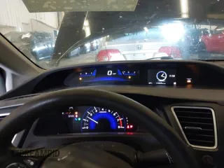 2014 Honda Civic LX z VIN 19XFB2F50EE209501, wystawiony jako IAAI lot #41502949 z przebiegiem 115 828 mil mil oraz . Historia ofert i sprzedaży dostępna na DreamBid. Obrazek 7.