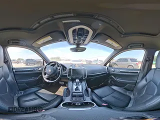 2012 Porsche Cayenne S Hybrid z VIN WP1AE2A20CLA92424, wystawiony jako IAAI lot #42315279 z przebiegiem 129 119 mil mil oraz . Historia ofert i sprzedaży dostępna na DreamBid. Obrazek 18.