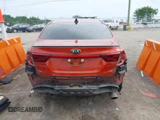 2021 Kia Forte GT-Line z VIN 3KPF34AD7ME410270, wystawiony jako IAAI lot #42259704 z przebiegiem 65 310 mil mil oraz . Historia ofert i sprzedaży dostępna na DreamBid. Obrazek 17.
