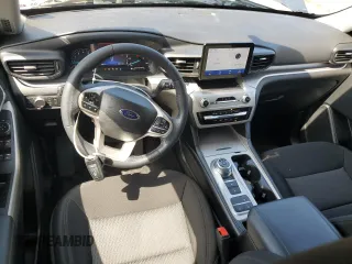 2022 Ford Explorer XLT z VIN 1FMSK7DH5NGA05779, wystawiony jako Copart lot #54621085 z przebiegiem 25 617 mil mil oraz Szkoda całkowita • Salvage title. Historia ofert i sprzedaży dostępna na DreamBid. Obrazek 8.