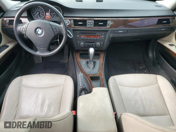 2011 BMW 3 Series 328i xDrive z VIN WBAPK5G58BNN30906, wystawiony jako Copart lot #54120725 z przebiegiem 146 978 mil mil oraz Szkoda całkowita • Salvage title. Historia ofert i sprzedaży dostępna na DreamBid. Obrazek 8.