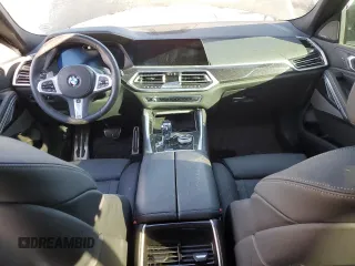 2021 BMW X6 M50i z VIN 5UXCY8C02M9F23734, wystawiony jako Copart lot #69432202 z przebiegiem Nie podano mil oraz . Historia ofert i sprzedaży dostępna na DreamBid. Obrazek 8.