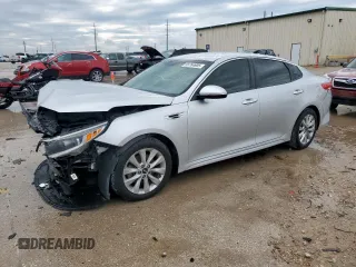 2016 Kia Optima LX z VIN 5XXGT4L31GG045637, wystawiony jako Copart lot #55764905 z przebiegiem 109 408 mil mil oraz Szkoda całkowita • Salvage title. Historia ofert i sprzedaży dostępna na DreamBid. Obrazek 1.