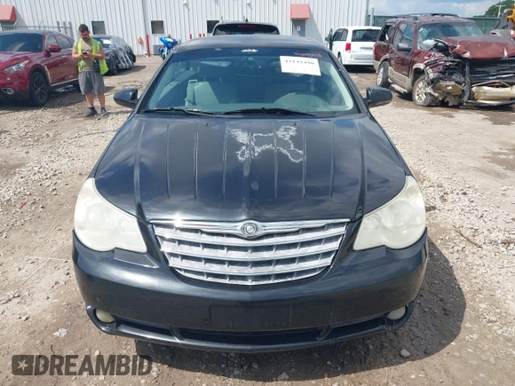 2008 Chrysler Sebring Limited z VIN 1C3LC65M38N197073, wystawiony jako IAAI lot #42142490 z przebiegiem 163 580 mil mil oraz . Historia ofert i sprzedaży dostępna na DreamBid. Obrazek 12.