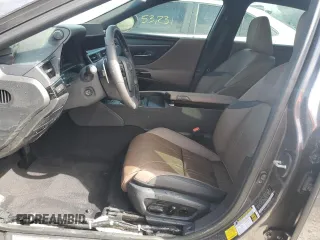 2024 Lexus ES 350 Luxury z VIN 58AEZ1B13RU180415, wystawiony jako Copart lot #76048684 z przebiegiem Nie podano mil oraz Nie do naprawy • Non repairable. Historia ofert i sprzedaży dostępna na DreamBid. Obrazek 7.
