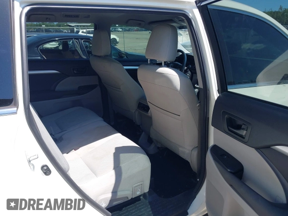 2016 Toyota Highlander LE Plus z VIN 5TDZKRFH4GS127117, wystawiony jako IAAI lot #42054767 z przebiegiem 167 253 mil mil oraz . Historia ofert i sprzedaży dostępna na DreamBid. Obrazek 8.