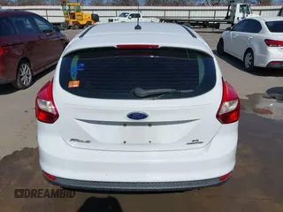 2013 Ford Focus SE with VIN 1FADP3K29DL157601, listed as a IAAI auction lot 41710924 with 177,729 mi miles. Bid and sale history available at carsss.com. Image 17.