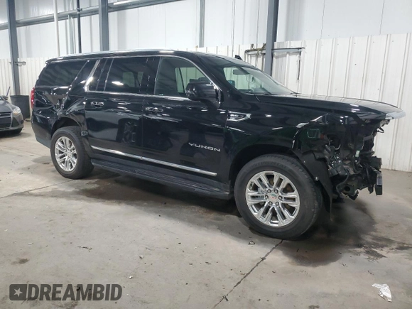 2021 GMC Yukon XL SLT with VIN 1GKS2GKDXMR371393, listed as a Copart auction lot 85052824 with 104,432 mi miles and Salvage Title. Bid and sale history available at carsss.com. Image 4.