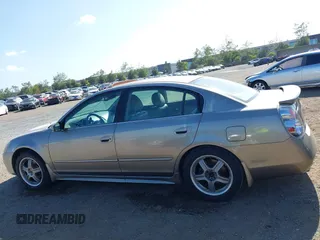 2005 Nissan Altima SE z VIN 1N4BL11E25N493521, wystawiony jako IAAI lot #42259248 z przebiegiem 141 651 mil mil oraz . Historia ofert i sprzedaży dostępna na DreamBid. Obrazek 14.