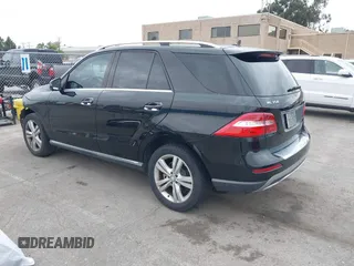2014 Mercedes-Benz M 350 with VIN 4JGDA5JB9EA408134, listed as a IAAI auction lot 42064798 with 118,838 mi miles and . Bid and sale history available at carsss.com. Image 3.