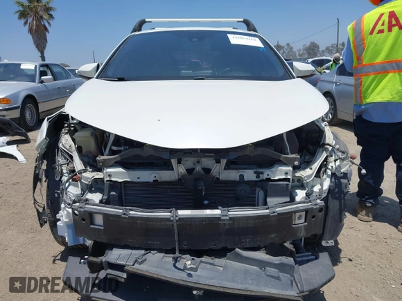 2018 Toyota C-HR XLE with VIN NMTKHMBX8JR036857, listed as a IAAI auction lot 42667018 with 63,058 mi miles and . Bid and sale history available at DreamBid. Image 13.