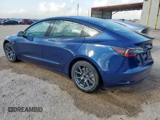 2022 Tesla Model 3 Long Range z VIN 5YJ3E1EBXNF286169, wystawiony jako Copart lot #59639655 z przebiegiem 138 673 mil mil oraz Czysty tytuł • Clean title. Historia ofert i sprzedaży dostępna na DreamBid. Obrazek 2.