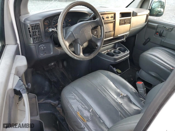 2003 Chevrolet Express Cargo Van with VIN 1GCGG29V131130663, listed as a Copart auction lot 84703514 with 221,120 mi miles and Salvage Title. Bid and sale history available at carsss.com. Image 8.