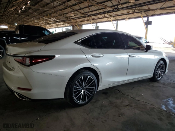 2025 Lexus ES with VIN 58ADZ1B19SU185927, listed as a Copart auction lot 46543515 with 2,501 mi miles and Salvage Title. Bid and sale history available at carsss.com. Image 3.