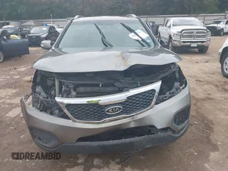 2011 Kia Sorento LX with VIN 5XYKT4A22BG149224, listed as a IAAI auction lot 40252333 with 183,619 mi miles. Bid and sale history available at carsss.com. Image 6.