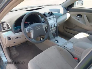 2011 Toyota Camry LE z VIN 4T4BF3EK3BR128796, wystawiony jako IAAI lot #42232144 z przebiegiem 127 823 mil mil oraz . Historia ofert i sprzedaży dostępna na DreamBid. Obrazek 12.