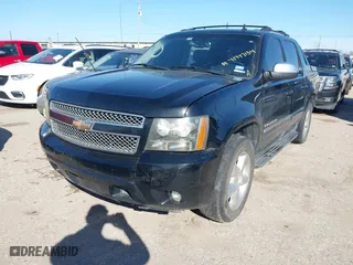2011 Chevrolet Avalanche LTZ with VIN 3GNMCGE00BG391196, listed as a IAAI auction lot 41447134 with 248,991 mi miles. Bid and sale history available at carsss.com. Image 19.