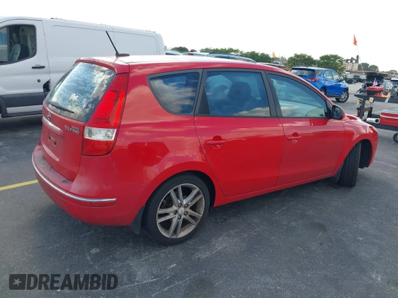 2009 Hyundai Elantra Touring z VIN KMHDC86E59U037556, wystawiony jako IAAI lot #41525627 z przebiegiem 253 875 mil mil oraz . Historia ofert i sprzedaży dostępna na DreamBid. Obrazek 4.