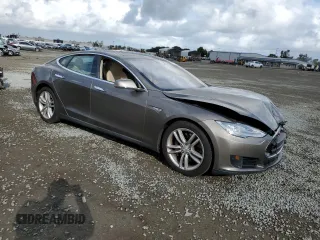 2015 Tesla Model S 85D with VIN 5YJSA1H26FF096714, listed as a Copart auction lot 51710505 with 83,119 mi miles and Salvage Title. Bid and sale history available at carsss.com. Image 4.
