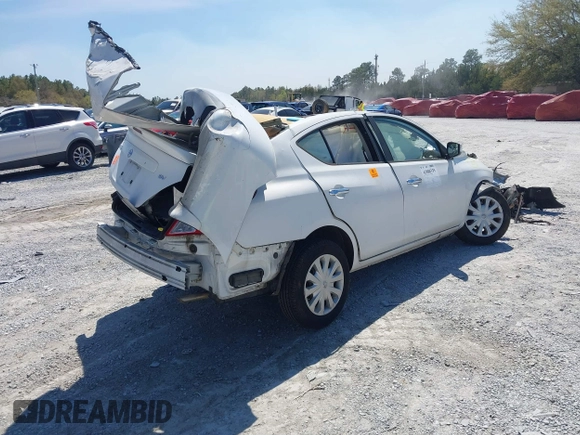 2017 Nissan Versa S Plus z VIN 3N1CN7AP4HL821719, wystawiony jako IAAI lot #41880339 z przebiegiem Nie podano mil oraz . Historia ofert i sprzedaży dostępna na DreamBid. Obrazek 4.