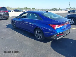 2024 Hyundai Elantra SEL с VIN KMHLS4DG6RU815603, выставлен на аукционе IAAI как лот 42299061 с пробегом 1 193 миль миль и . История ставок и продаж доступна на DreamBid. Изображение 3.