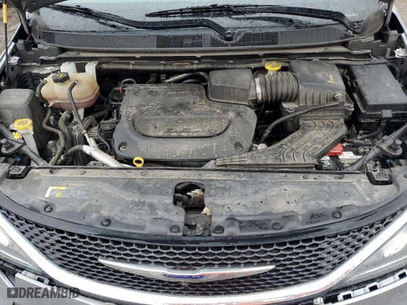 2019 Chrysler Pacifica Touring L Plus with VIN 2C4RC1EG6KR705839, listed as a Copart auction lot 48193655 with 91,690 mi miles and Salvage Title. Bid and sale history available at carsss.com. Image 12.