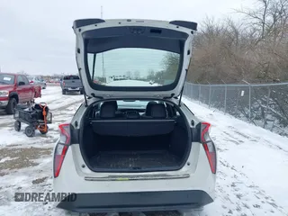 2018 Toyota Prius Two with VIN JTDKARFU9J3054742, listed as a IAAI auction lot 41641032 with 209,986 mi miles. Bid and sale history available at carsss.com. Image 16.