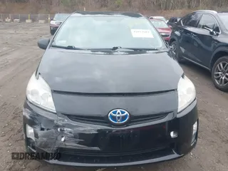 2011 Toyota Prius I with VIN JTDKN3DU2B1385471, listed as a IAAI auction lot 42017682 with 136,304 mi miles. Bid and sale history available at carsss.com. Image 12.