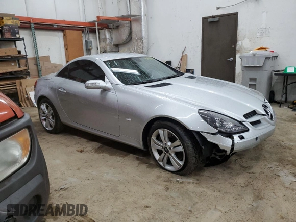 2008 Mercedes-Benz SLK 350 z VIN WDBWK56F08F180858, wystawiony jako Copart lot #43420175 z przebiegiem 142 194 mil mil oraz Szkoda całkowita • Salvage title. Historia ofert i sprzedaży dostępna na DreamBid. Obrazek 4.