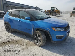 2019 Jeep Compass Altitude with VIN 3C4NJCBB8KT692274, listed as a Copart auction lot 49215135 with 84,503 mi miles and Salvage title. Bid and sale history available at DreamBid. Image 4.