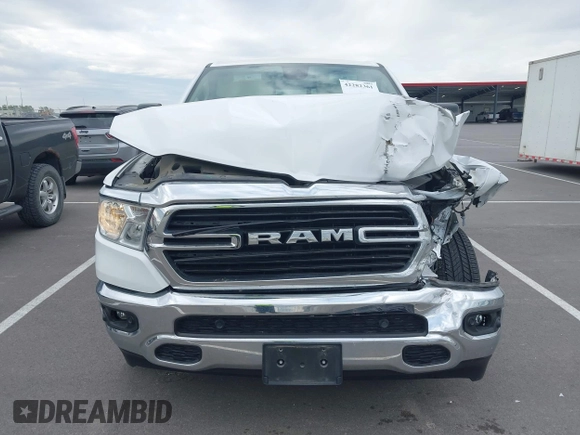 2020 Ram 1500 Big Horn z VIN 1C6SRFFT0LN394102, wystawiony jako IAAI lot #42282361 z przebiegiem 56 065 mil mil oraz . Historia ofert i sprzedaży dostępna na DreamBid. Obrazek 12.