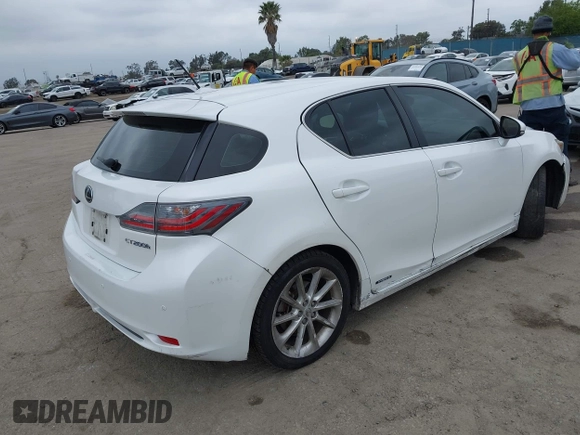 2013 Lexus CT 200h z VIN JTHKD5BH0D2126459, wystawiony jako IAAI lot #42207697 z przebiegiem 188 111 mil mil oraz . Historia ofert i sprzedaży dostępna na DreamBid. Obrazek 4.