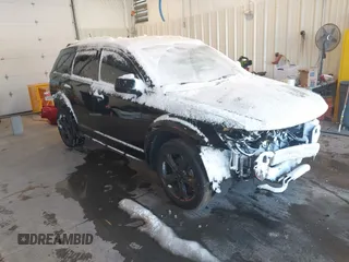 2019 Dodge Journey Crossroad z VIN 3C4PDCGG2KT716685, wystawiony jako IAAI lot #41328516 z przebiegiem 105 753 mil mil oraz . Historia ofert i sprzedaży dostępna na DreamBid. Obrazek 1.