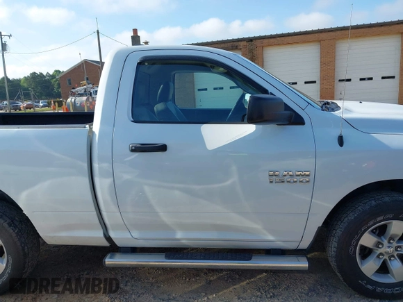 2018 Ram 1500 Tradesman с VIN 3C6JR7AGXJG210530, выставлен на аукционе IAAI как лот 42522902 с пробегом 83 546 миль миль и . История ставок и продаж доступна на DreamBid. Изображение 13.