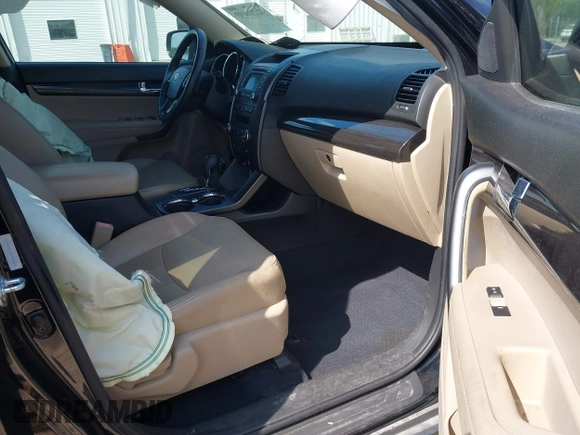 2013 Kia Sorento EX с VIN 5XYKU3A62DG348688, выставлен на аукционе IAAI как лот 42216843 с пробегом 231 471 миль миль и . История ставок и продаж доступна на DreamBid. Изображение 5.