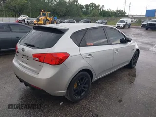 2011 Kia Forte EX z VIN KNAFU5A2XB5322692, wystawiony jako IAAI lot #42185939 z przebiegiem 180 432 mil mil oraz . Historia ofert i sprzedaży dostępna na DreamBid. Obrazek 4.