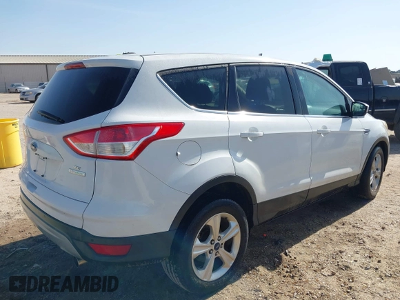 2013 Ford Escape SE with VIN 1FMCU0GX1DUA80455, listed as a IAAI auction lot 41756952 with 211,389 mi miles. Bid and sale history available at carsss.com. Image 4.