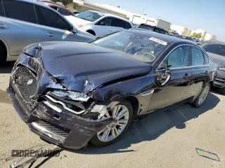 2016 Jaguar XF 35t Premium with VIN SAJBD4BV0GCY21512, listed as a Copart auction lot 66726984 with 129,346 mi miles and Salvage Title. Bid and sale history available at carsss.com. Image 1.